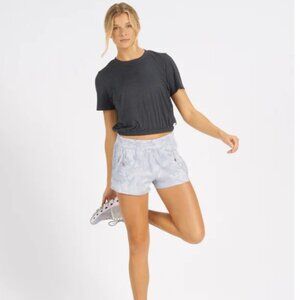Vuori Women's Dash Shorts - Light Gray